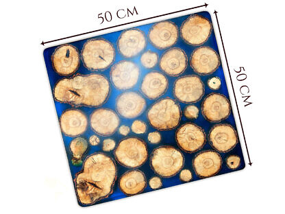 Stolik z plastrów drewna z żywicą